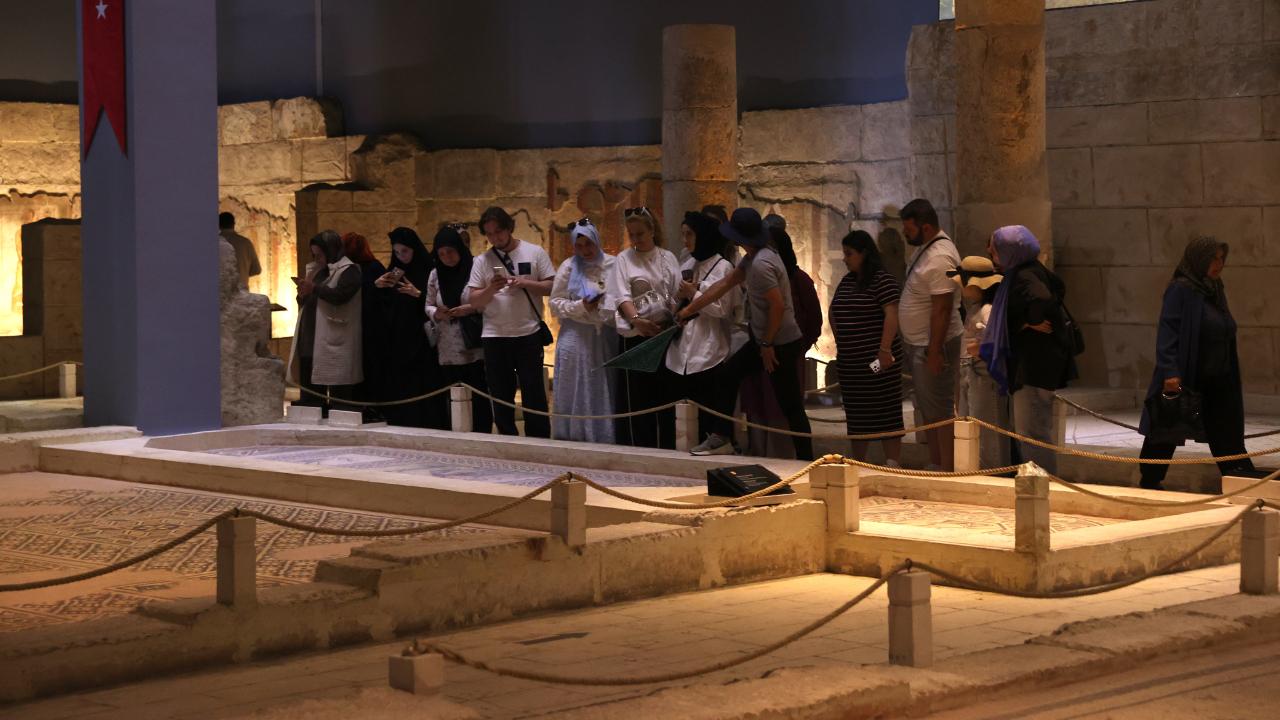Zeugma Mozaik Müzesi bayramda ziyaretçi akını