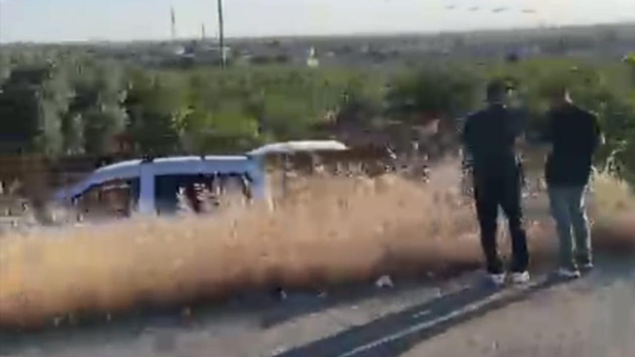 Bozova'da Araç Fıstık Tarlasına Uçtu, 9 Kişi Yaralandı