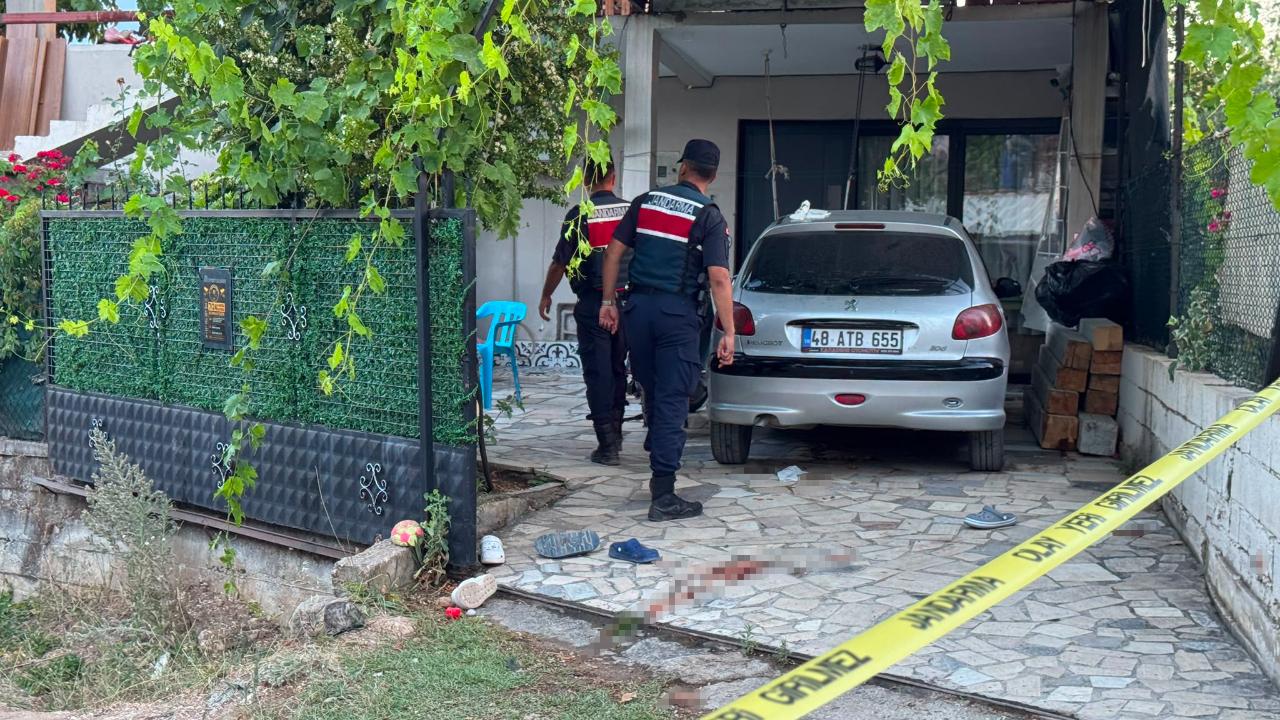 Fethiye'de komşu kavgası kanlı bitti: 1 ölü, 2 yaralı