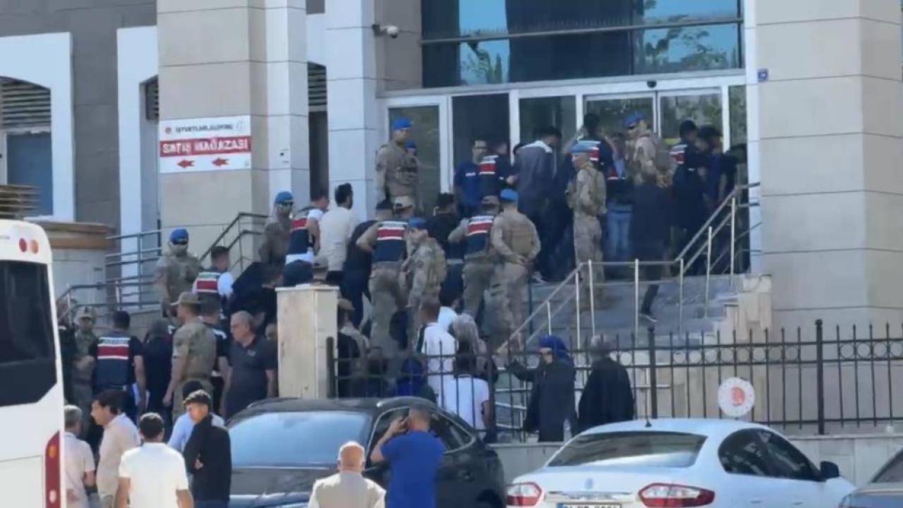 Şanlıurfa’da eş zamanlı operasyon: 83 kişilik uyuşturucu ağına baskın