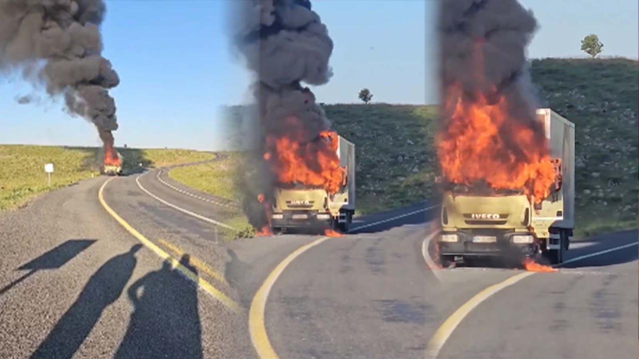 Viranşehir’de seyir halindeki kamyonet alev topuna döndü