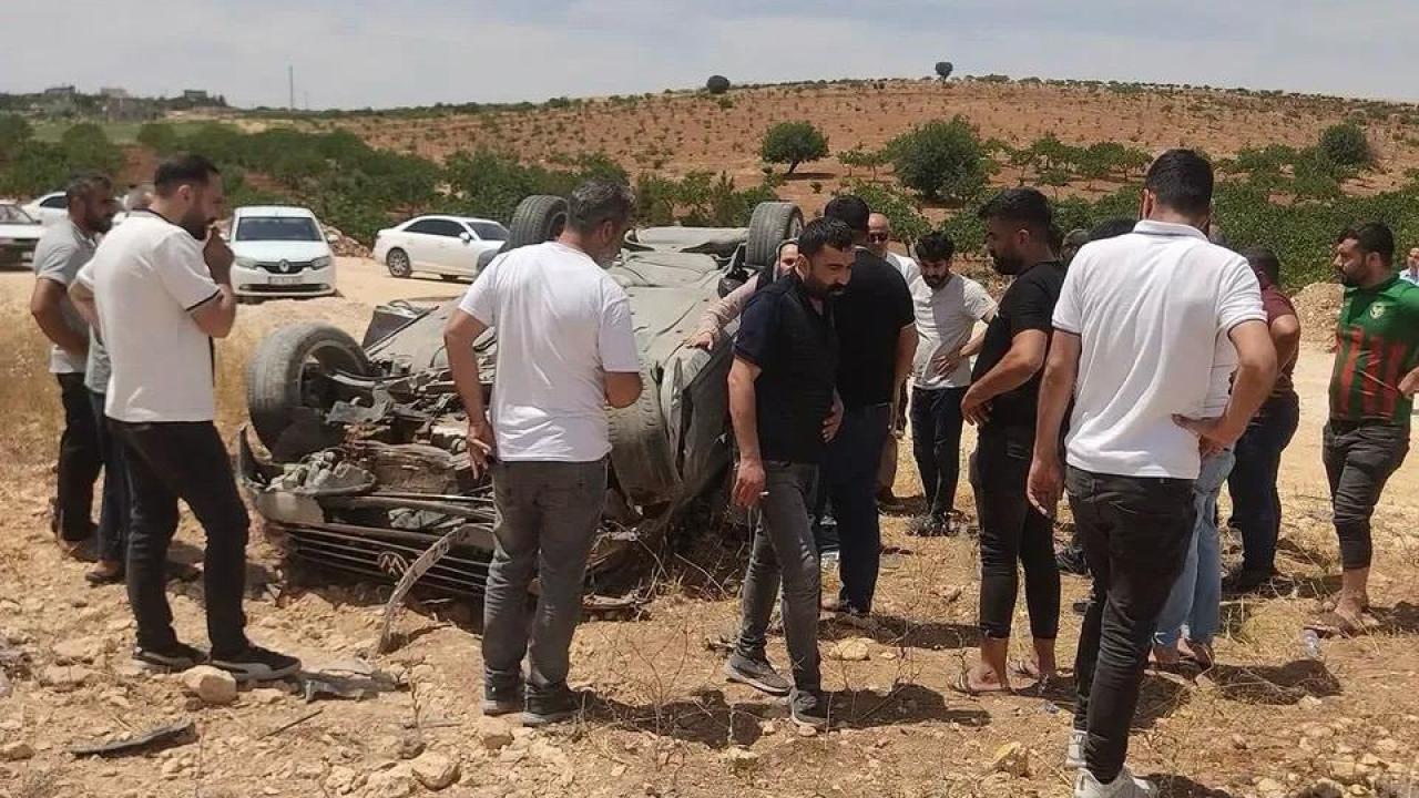 Suruç ölüm yolunda otomobiller çarpıştı: 3 yaralı