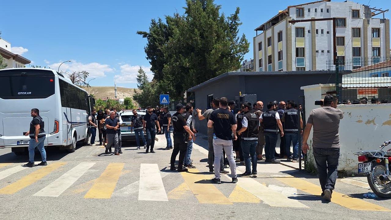 Şanlıurfa merkezli silahlı suç örgütü operasyonu: adliyeden 