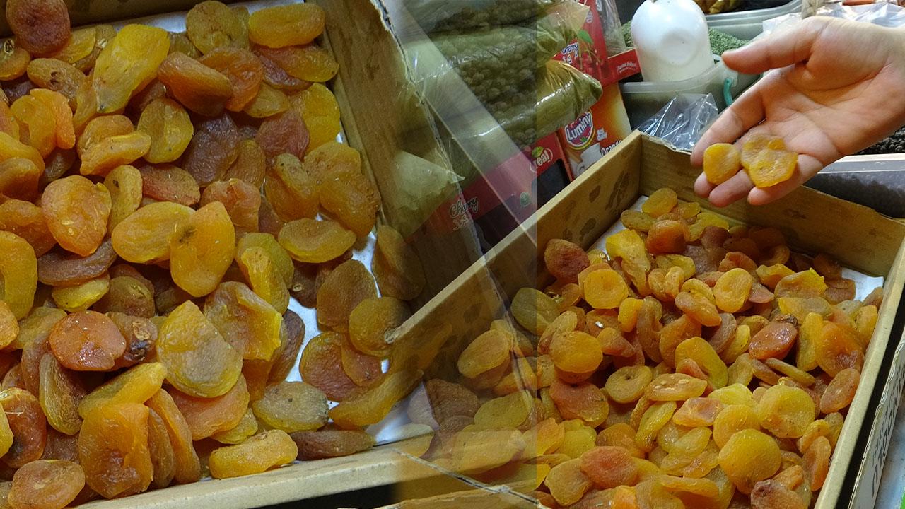 Şanlıurfa'da kuru kayısı tezgâhlardaki yerini aldı