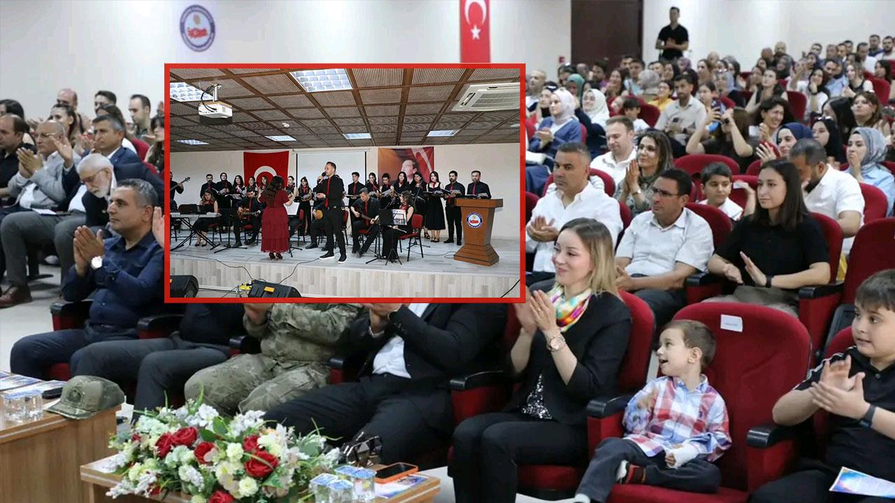 Şanlıurfa'da öğretmenler konser verdi