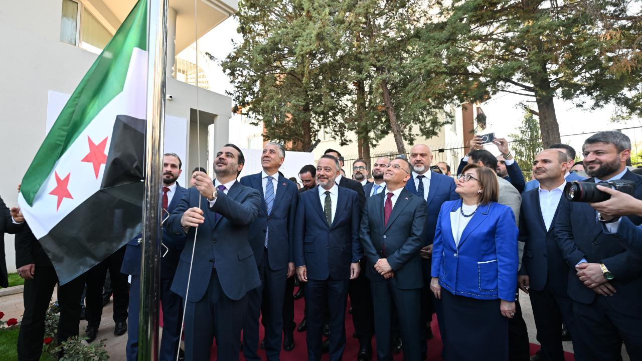 Suriye'nin Gaziantep Başkonsolosluğu tekrar açıldı