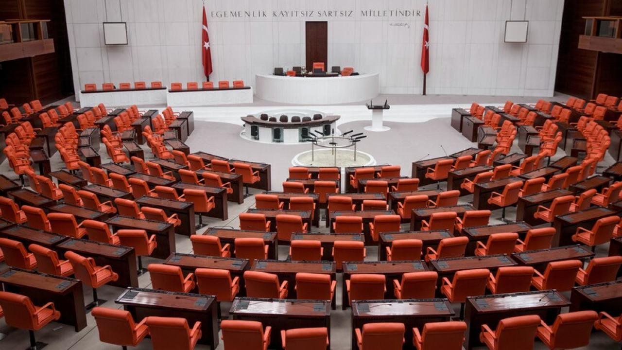 TBMM'de sandalye dağılımı değişti! İşte partilerin dağılımı