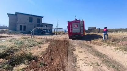 Adıyaman'da korkutan yangın! Hafriyat kamyonu elektrik tellerini kopardı