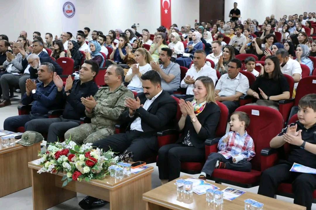 Şanlıurfa'da öğretmenler konser verdi