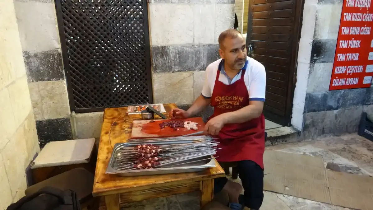 Sıcaklar bastırdı, Şanlıurfa'nın simgesi ciğer ocakları sessizliğe büründü