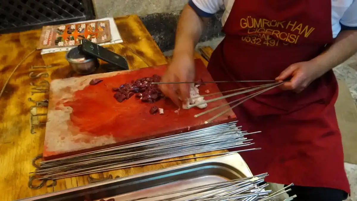 Sıcaklar bastırdı, Şanlıurfa'nın simgesi ciğer ocakları sessizliğe büründü