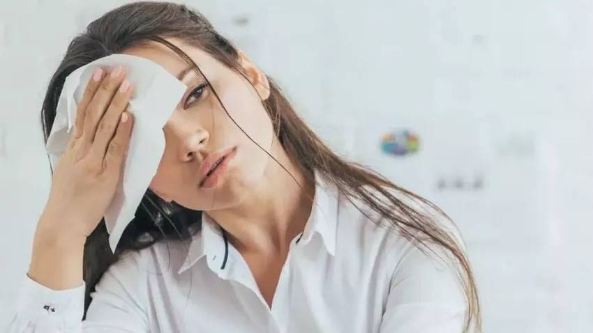 Elektrik çarpması gibi baş ağrısına dikkat! Uzmandan hayati uyarılar
